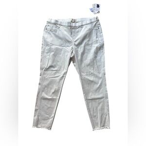 NWT Charlie B Jeans Size 16 Mid Rise‎ Natural Color